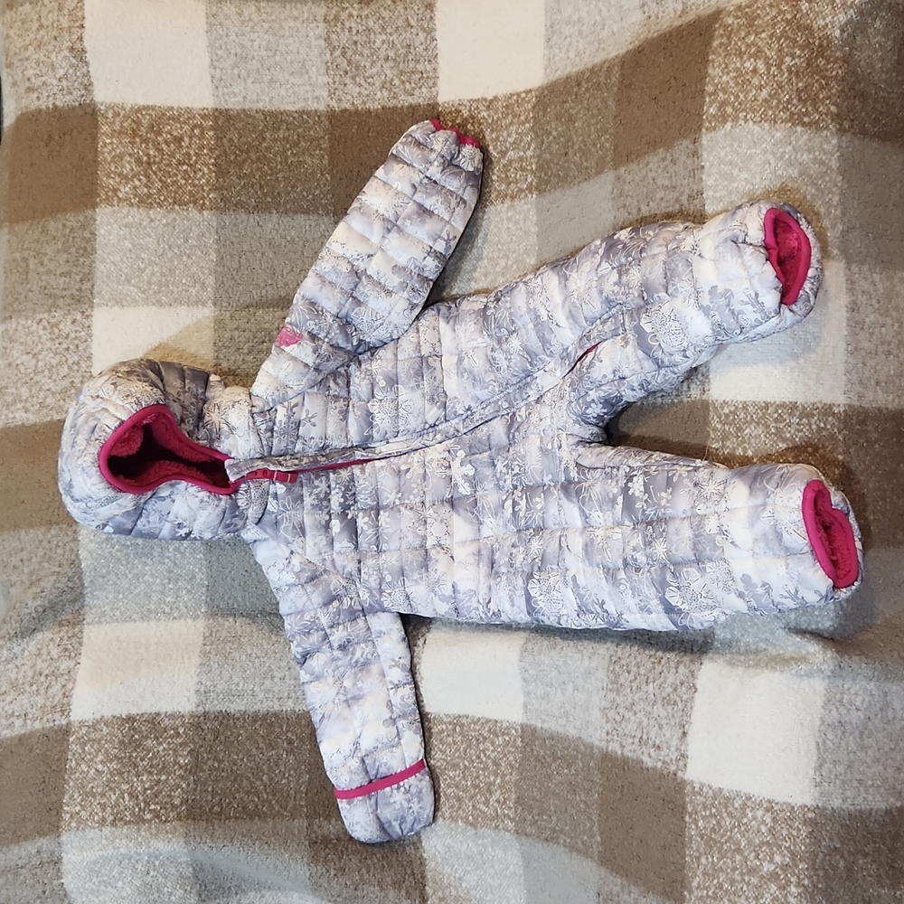 One-piece hooded Snowsuit